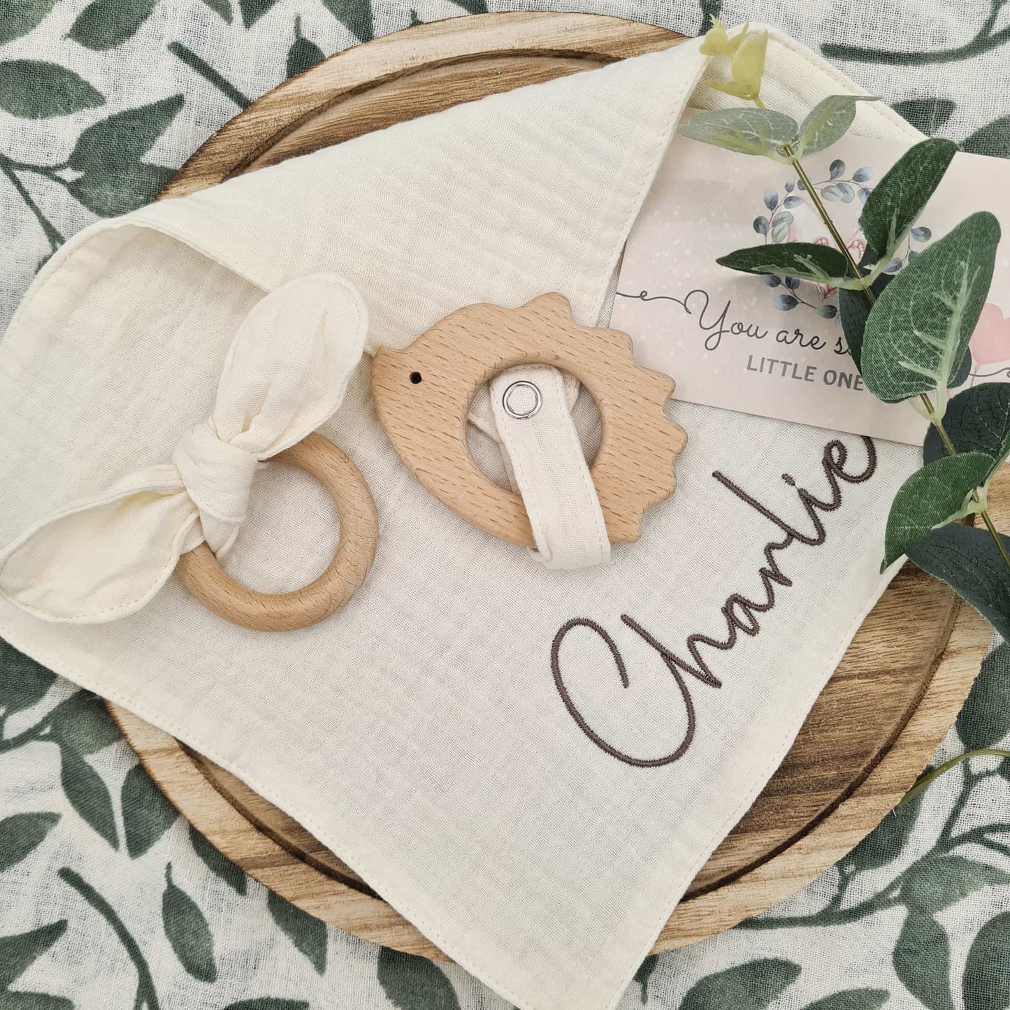 Embroidered Cotton Comforter with Teething Ring Ivory Hedgehog